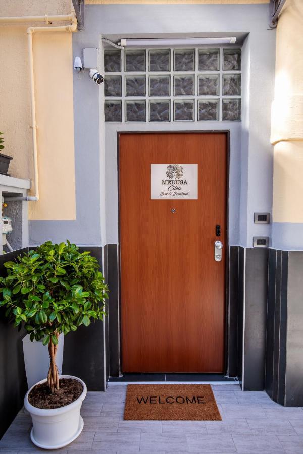 Medusa Cilea B&B Napoli Bagian luar foto